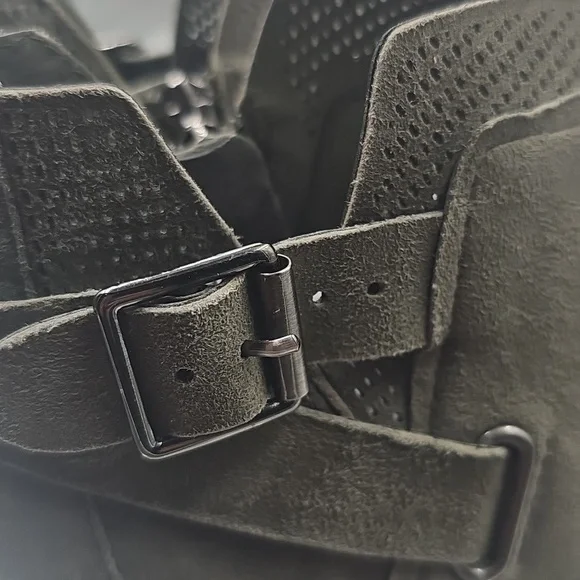 A Vince Camuto womens Olive Green ankle boots size 6W - Picture 9 of 15